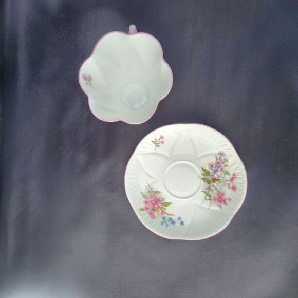 Stocks Pattern Tea Cup Dainty Shape by Shelley Bone China Spring Flowers England - Picture 5 of 7